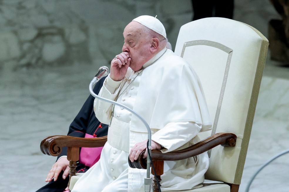 Imagem do post Papa Francisco apresenta infecção respiratória grave e Vaticano afirma que situação é “complexa”