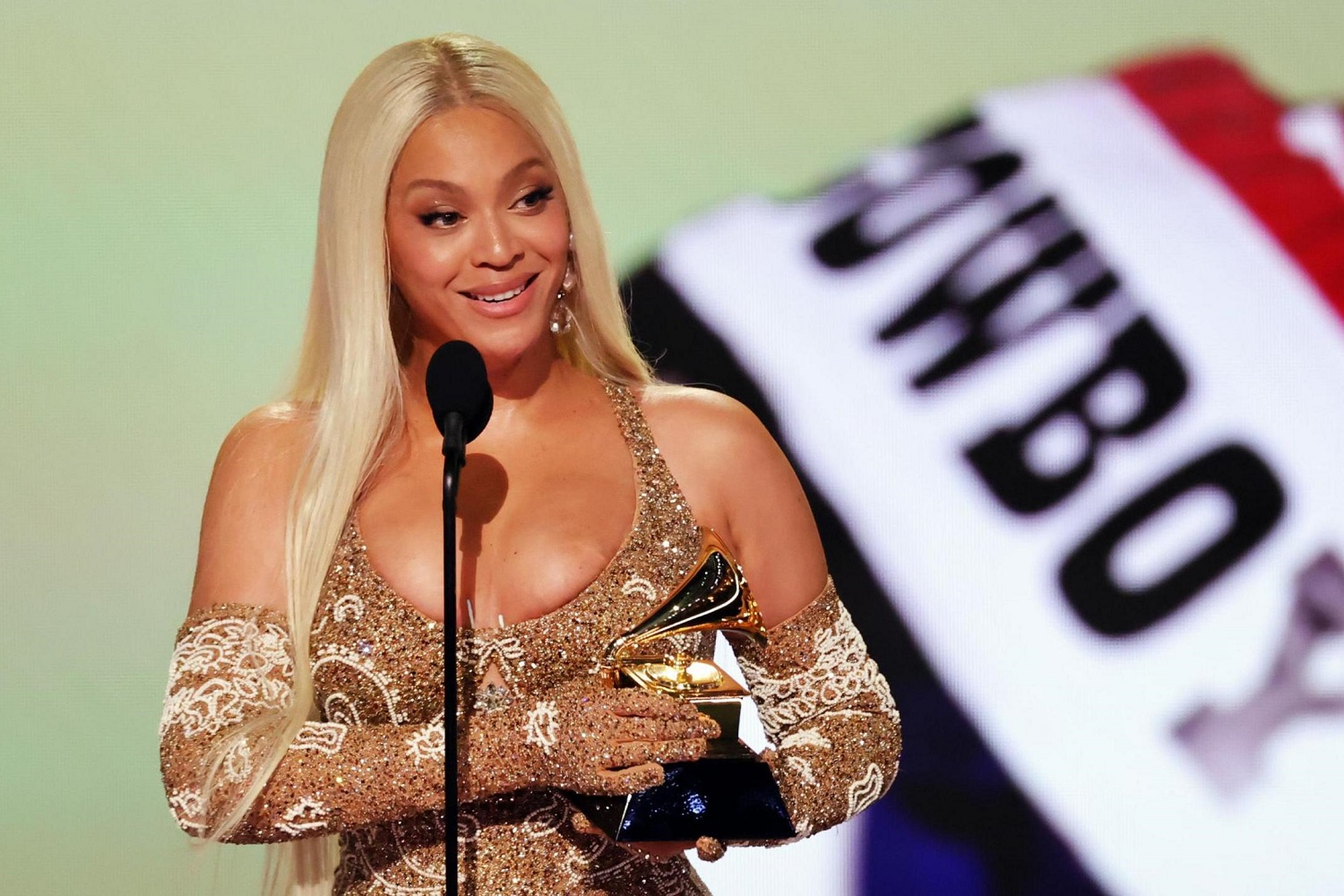 Beyoncé vence Grammy de Álbum do Ano pela primeira vez; veja lista de vencedores