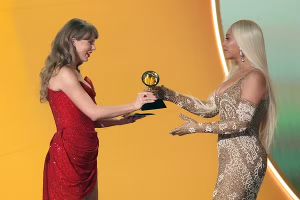 Beyoncé vence Grammy de Álbum do Ano pela primeira vez; veja lista de vencedores