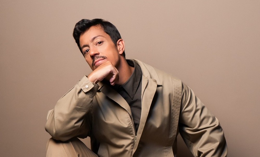 Renato Albani realiza coletiva de imprensa e revela detalhes do especial 'Assim Caminha a Humanidade' lançado no Youtube