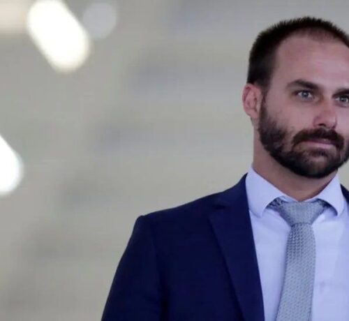 Imagem do post: Eduardo Bolsonaro anuncia que vai se licenciar do mandato de deputado federal