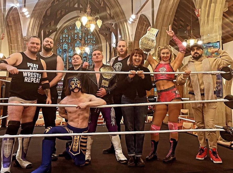 Com público em queda, igreja adota ringue de luta como estratégia para engajar fiéis