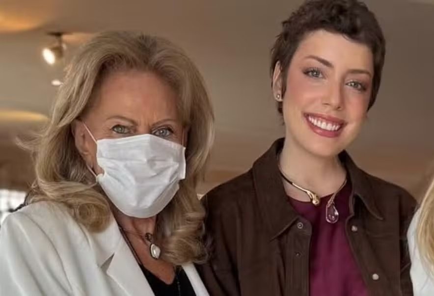 Fabiana Justus revela que avó que está com mesmo câncer que ela