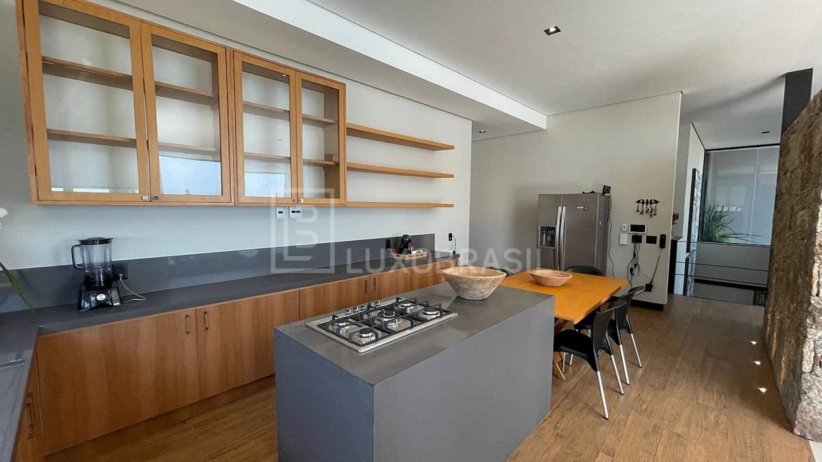 Oruam é notificado a deixar mansão onde vivia há dois anos; veja fotos do local