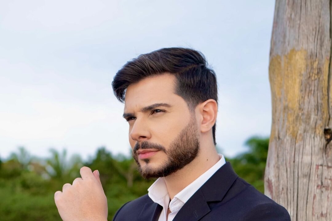 Com sucesso "La Musa de La Playa", Thalles Luna define o novo reggaeton brasileiro: “Romântico, elegante e refinado”