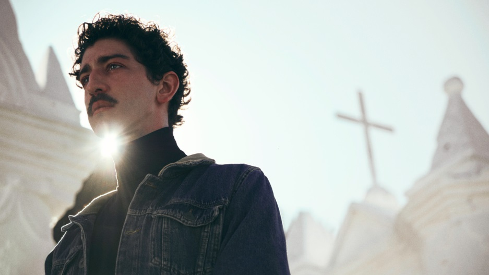 Netflix revela imagens de drama com Rodrigo Santoro