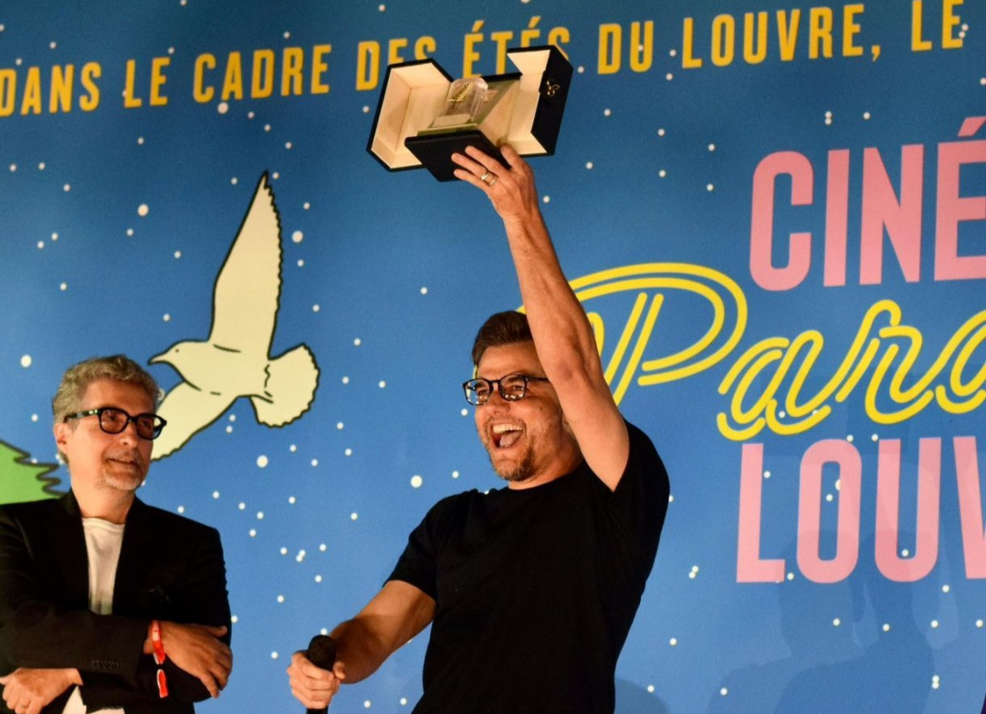 Em Paris, Wagner Moura recebe prêmio de 'Melhor ator' por 'O agente secreto'