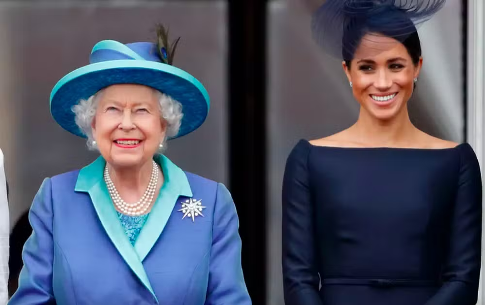 Às vésperas da morte, Rainha Elizabeth II teria dito que o casamento de príncipe Harry e Meghan Markle virou uma 'completa catástrofe'