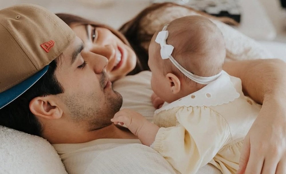 Luan Santana celebra 7 meses de Serena, filha com Jade Magalhães; veja as fotos 51 Luan Santana ao lado da filha, Serena, e de Jade Magalhães - Foto: Reprodução