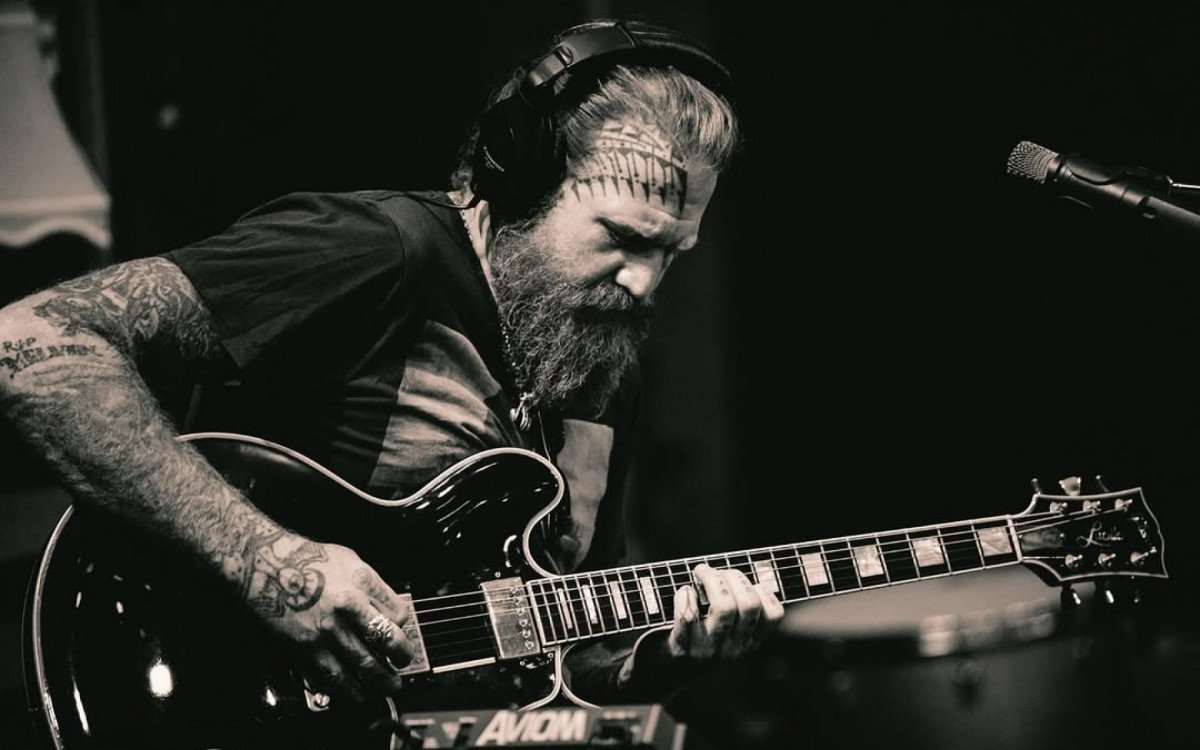 Brent Hinds, ex-guitarrista do Mastodon, morre em acidente de moto aos 51 anos