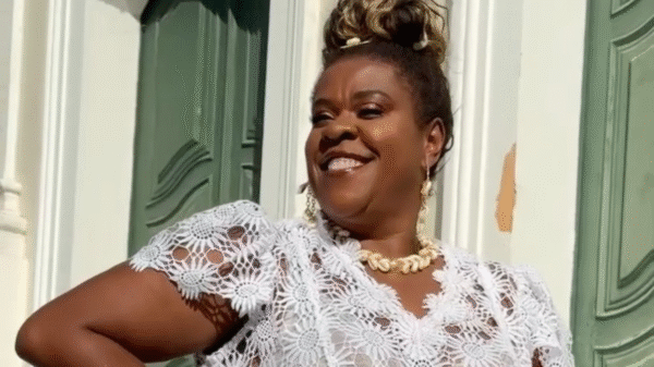 Cacau Protásio fala sobre diagnóstico e apoio de colegas: 'Ninguém solta a mão de ninguém'