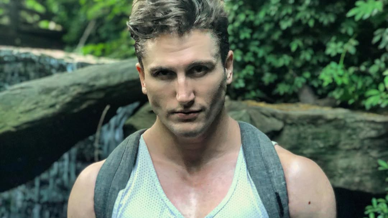 Personal trainer é encontrado morto a facadas em Nova York; influenciador digital é preso