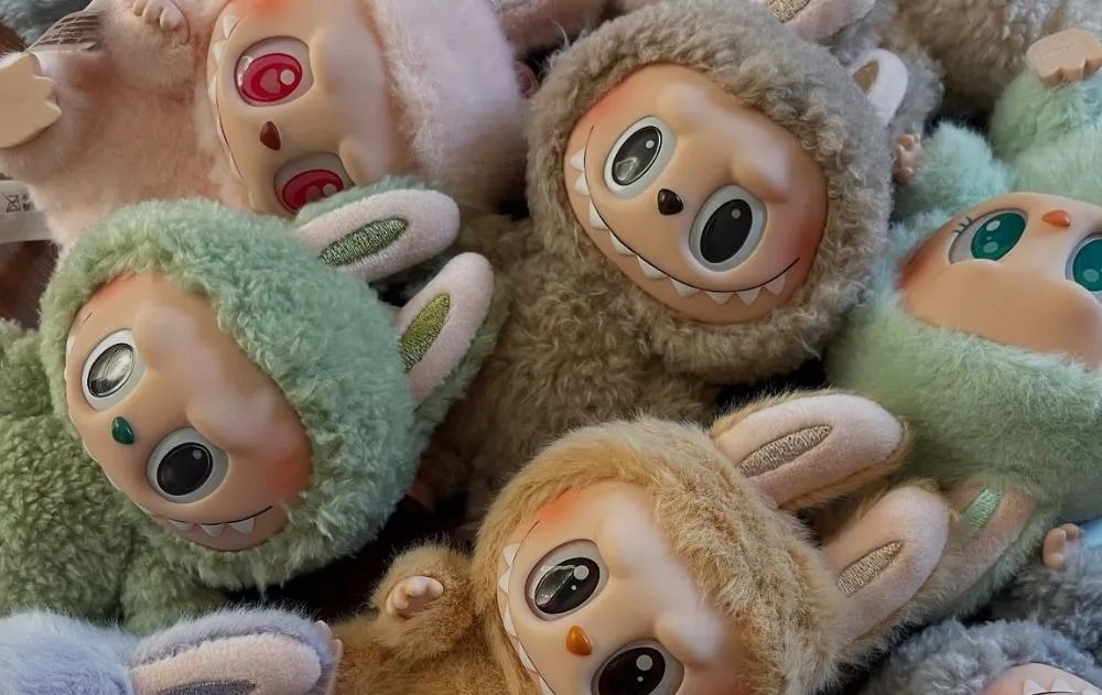 Ladrões roubam US$ 7 mil em bonecos Labubu de loja nos EUA