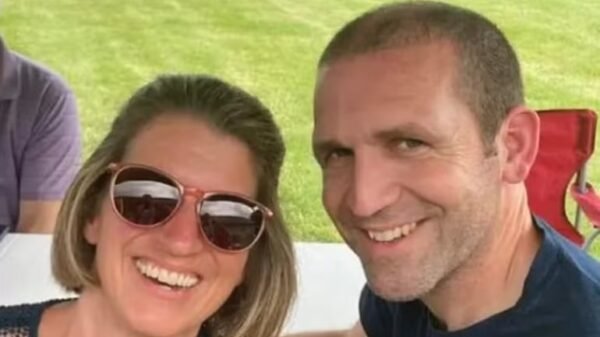 Homem finge a própria morte em passeio de caiaque para abandonar a família e viver romance virtual