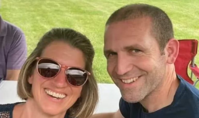 Homem finge a própria morte em passeio de caiaque para abandonar a família e viver romance virtual