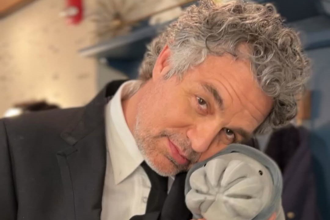 Mark Ruffalo revela que retirou tumor cerebral pouco antes do nascimento do primeiro filho