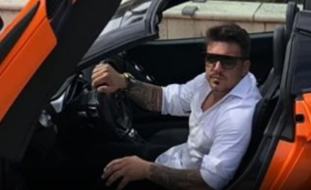 Ex-piloto de Fórmula 1 Tarso Marques é preso em São Paulo dirigindo Lamborghini irregular