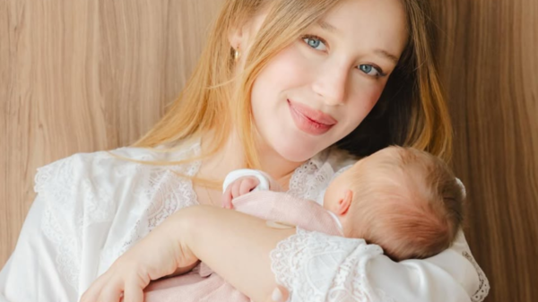 Duda Reis abre o coração sobre maternidade e revela maior medo em relação à filha Aurora