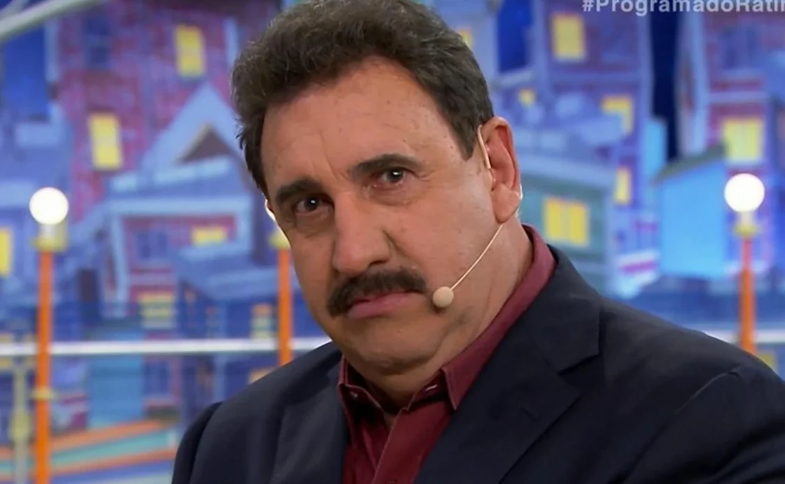 Justiça de São Paulo condena SBT a indenizar jovem chamado de “feioso do capeta” por Ratinho