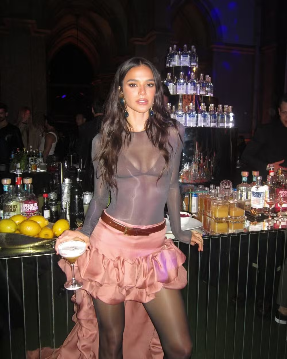 Bruna Marquezine abre álbum do aniversário de 30 anos