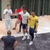 Cristiano Ronaldo empurra torcedor em hotel na Armênia e vídeo gera polêmica nas redes; assista