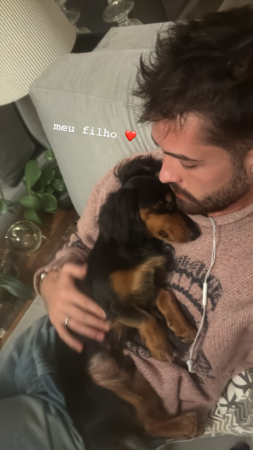 Reataram? João Guilherme surge com aliança igual à de Bruna Marquezine e levanta rumores