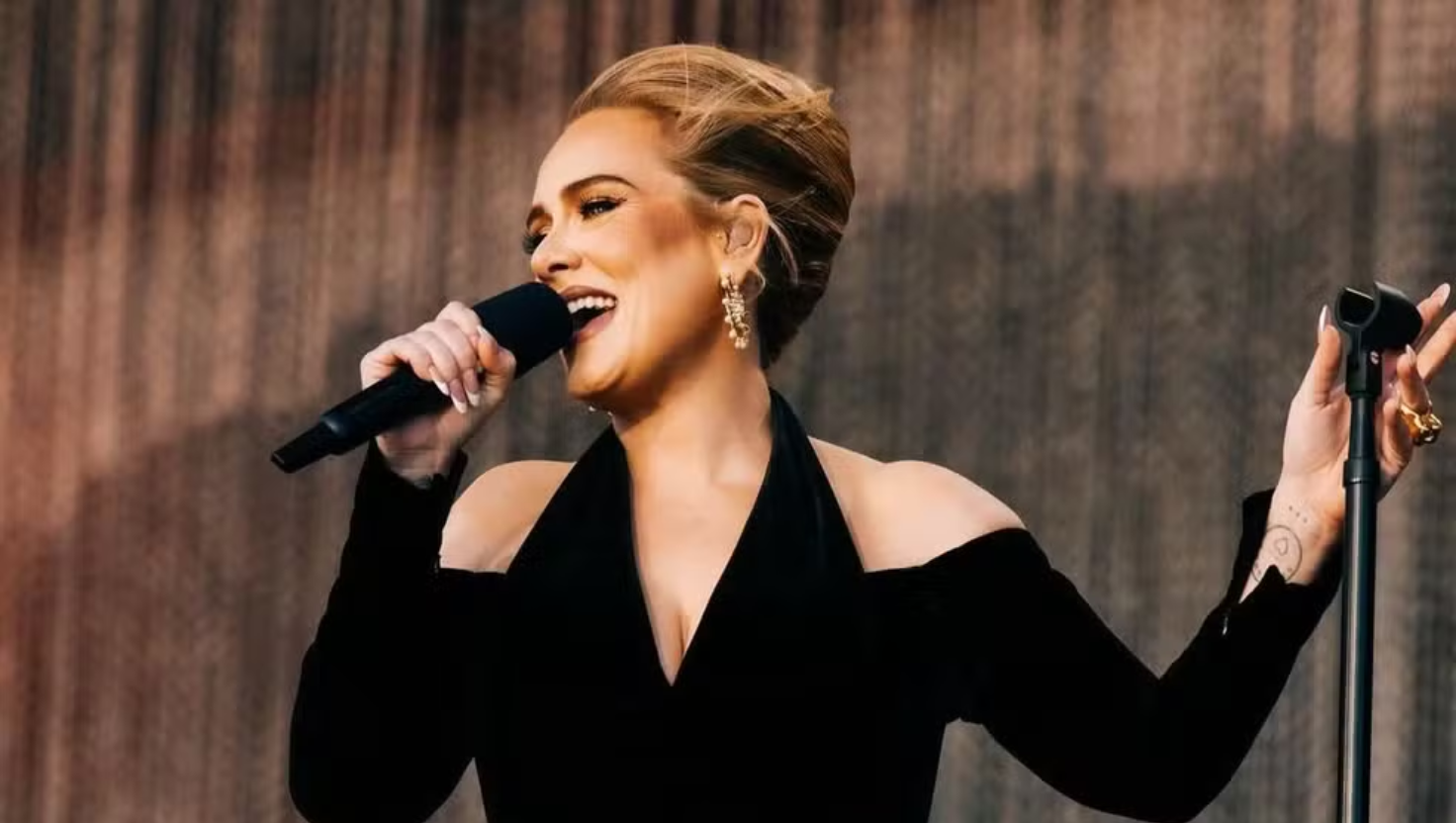 Adele pode animar intervalo do Super Bowl em 2026; diz site
