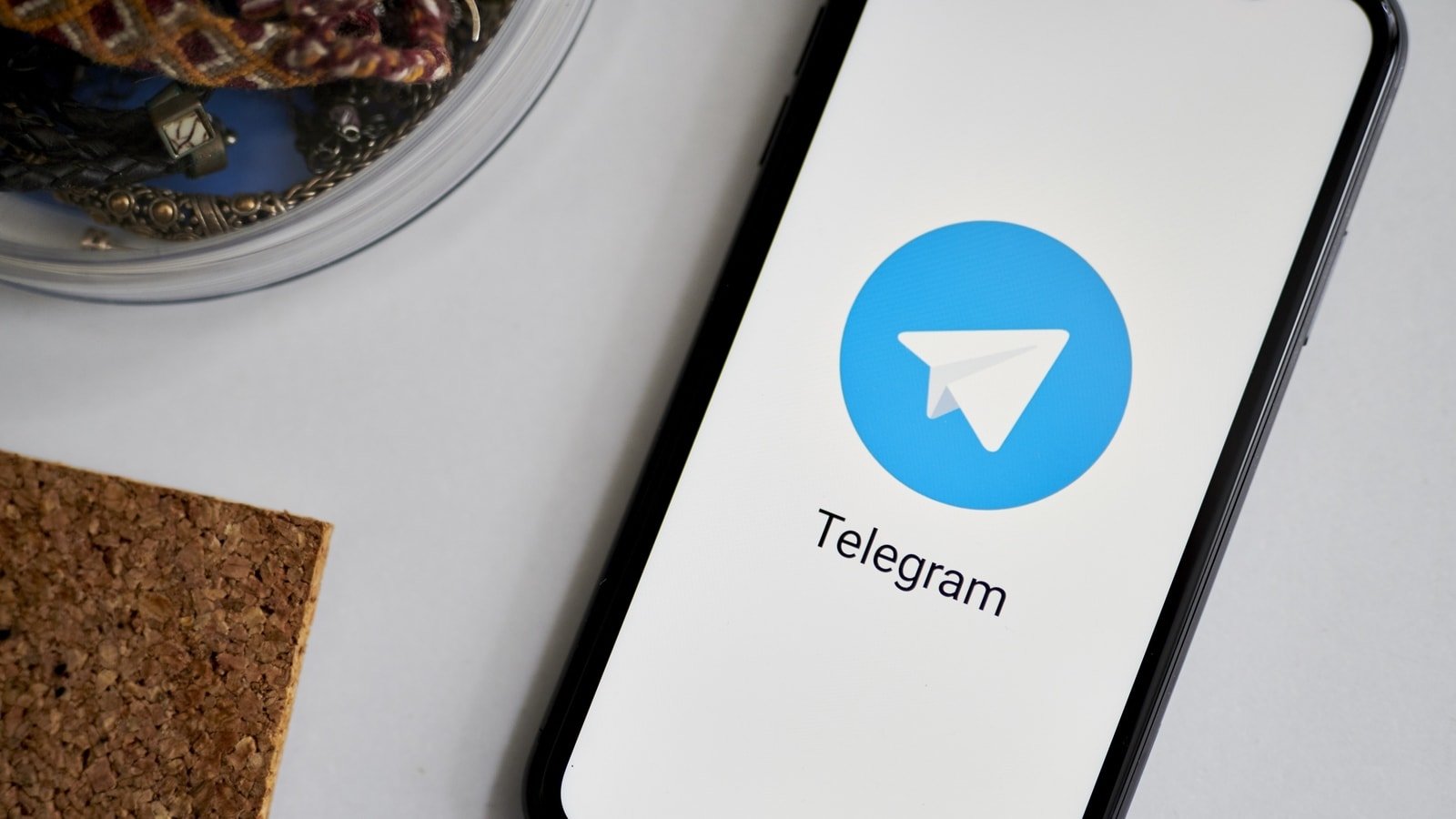 Telegram permite proliferação de conteúdo neonazista no Brasil, aponta estudo da FGV