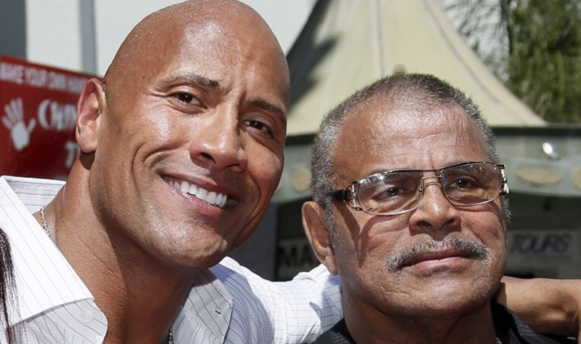 The Rock revela causa de última briga com o pai: 'Passou dos limites'