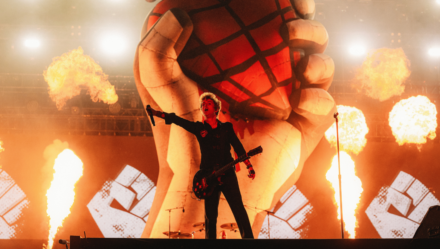 Show do Green Day no The Town une gerações e dispara críticas a políticos