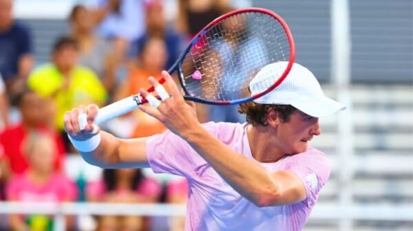 Raquete de João Fonseca é adquirida por R$ 2 milhões em leilão beneficente