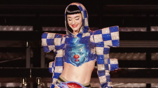 Após viralizar na internet, fã brasileiro é ‘velho conhecido’ de Katy Perry