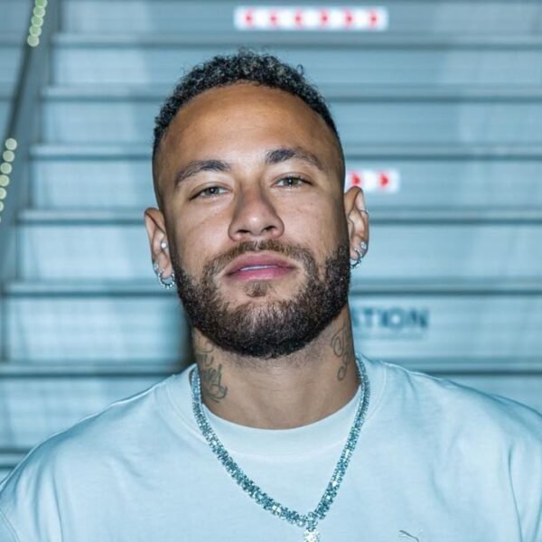 Quem é o bilionário que deixou fortuna para Neymar
