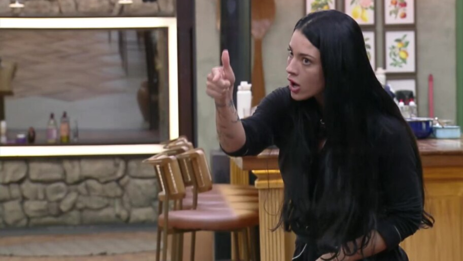 A Fazenda 17: Rayane se revolta com Dudu após prova e promete guerra: 'Não vai ter paz!'