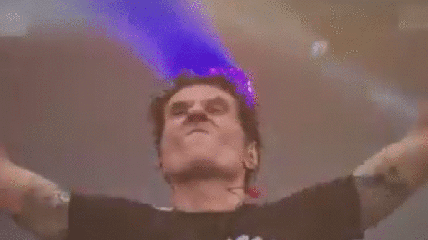 Capital Inicial agita o The Town com seu punk nostálgico