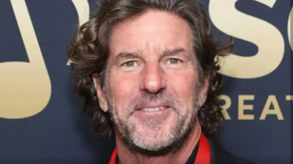 Brett James, compositor vencedor do Grammy, morre em acidente aéreo