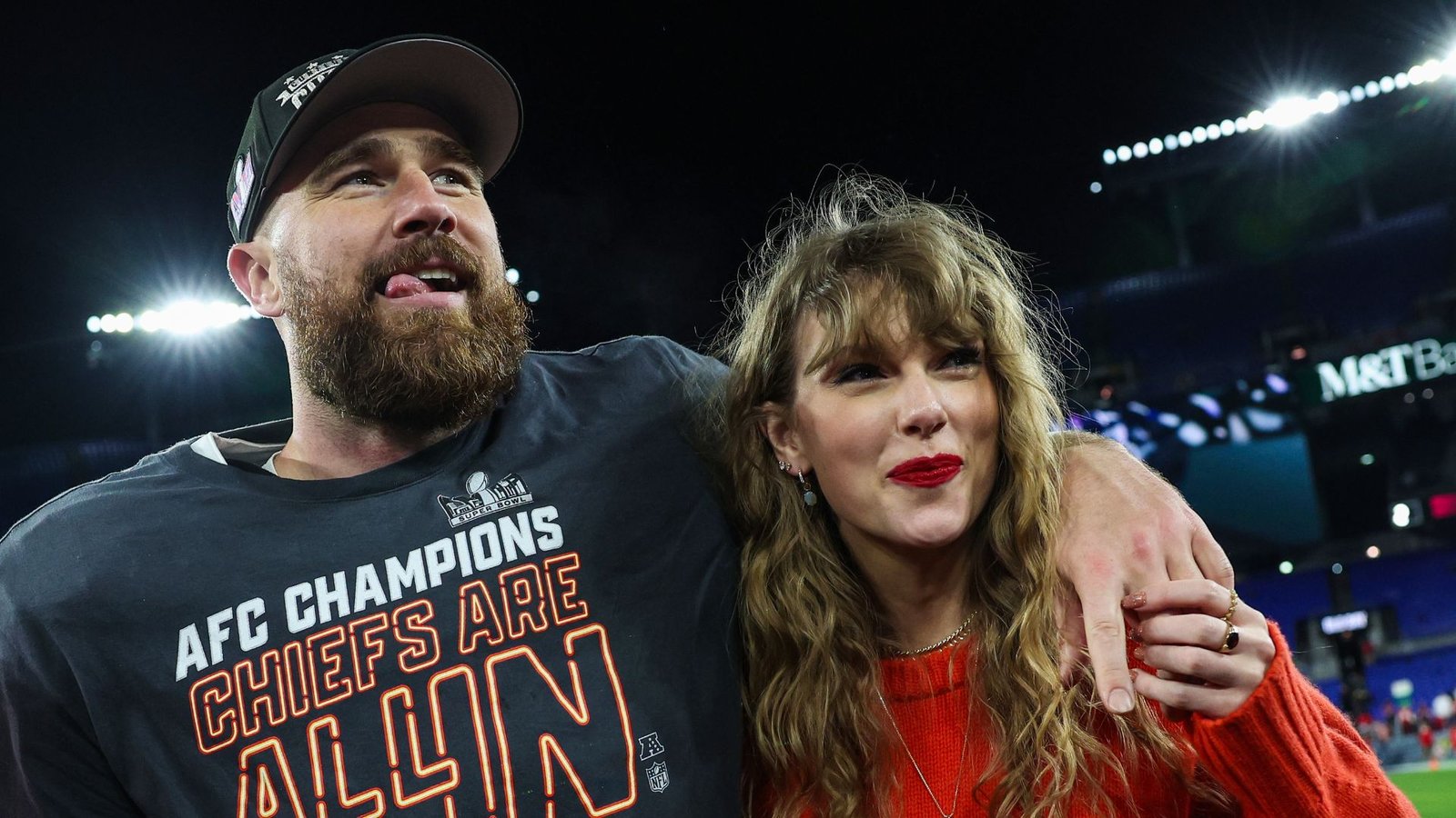 Sem graça, noivo de Taylor Swift comenta música sobre suas partes íntimas 51 Travis Kelce fala pela primeira vez sobre noivado com Taylor Swift e revela detalhes românticos