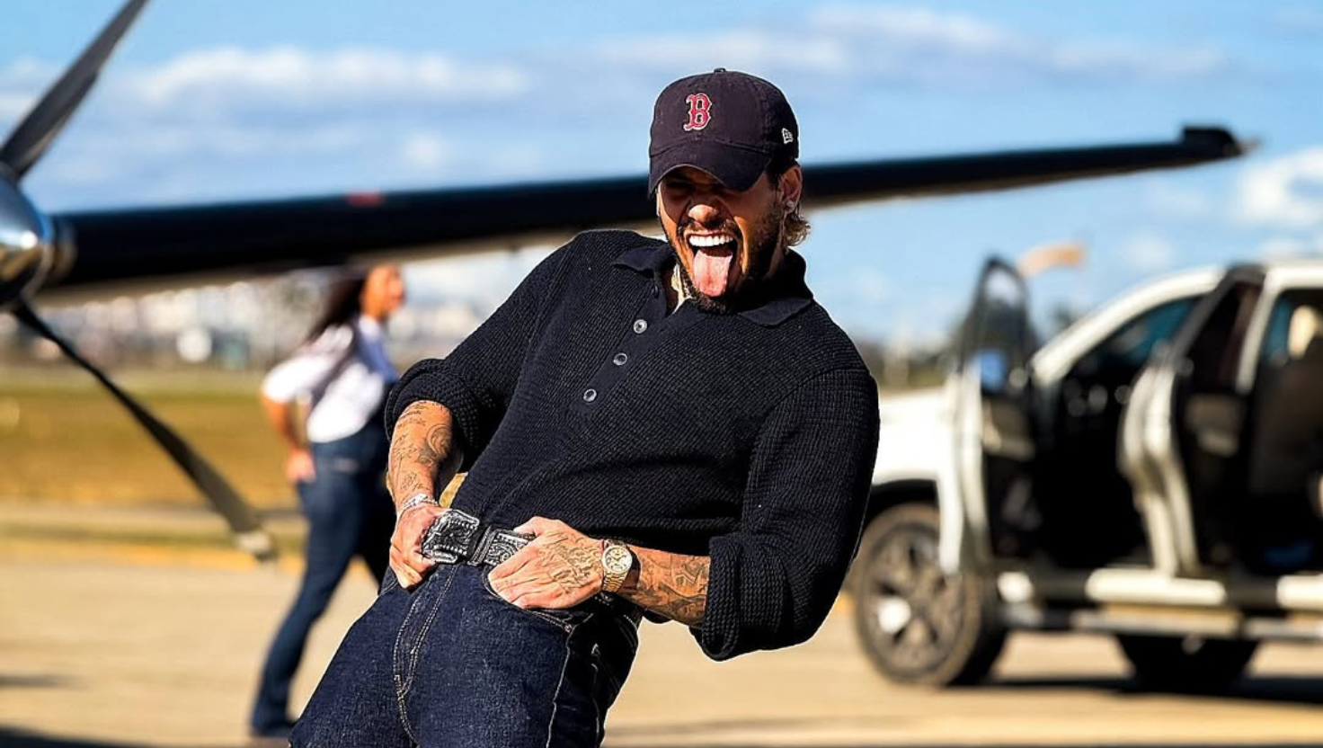 Fã questiona dança de Zé Felipe e cantor dá resposta atravessada