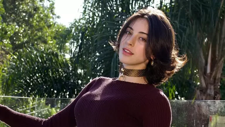 Bella Longuinho revela planos de casamento e maternidade: “Congelei espermatozoides antes da transição” 47 A influenciadora digital compartilhou nas redes sociais que passou pela cirurgia de redesignação sexual em Bangkok e celebrou o momento como um renascimento pessoal.
