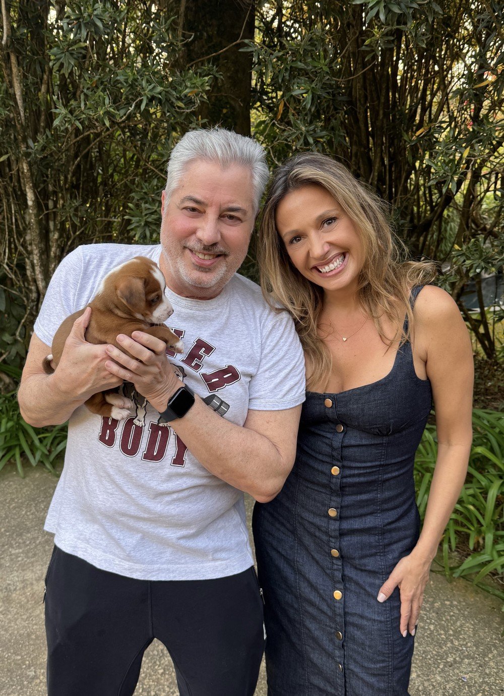 Viúvo de Rita Lee adota filhote resgatado por Luisa Mell e celebra nova companhia: “Fui premiado pelo Universo”