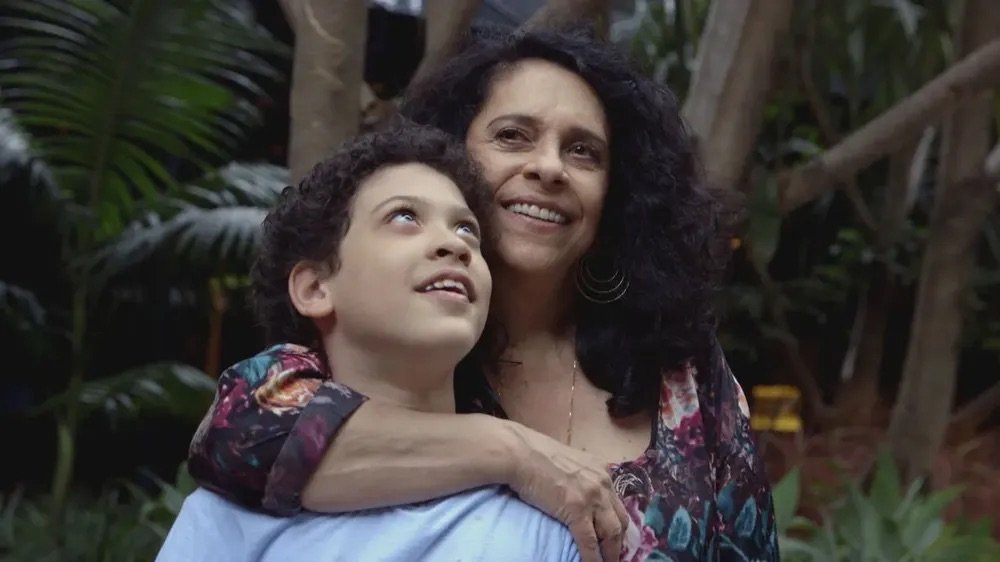 Filho de Gal Costa faz homenagem emocionante no que seria o 80º aniversário da mãe
