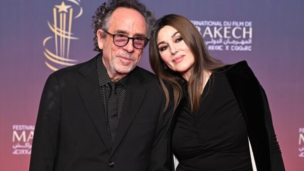 Tim Burton e Monica Bellucci anunciam fim do relacionamento após dois anos juntos