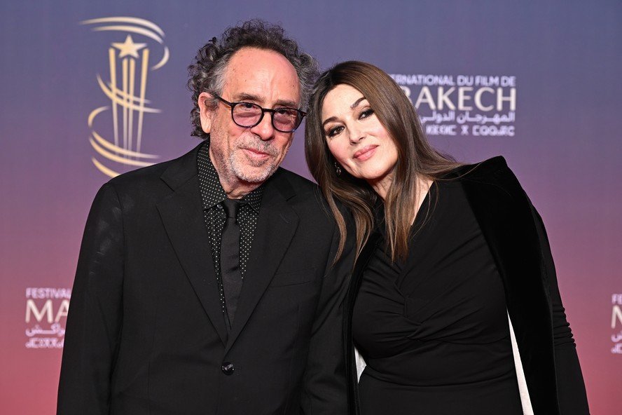 Tim Burton e Monica Bellucci anunciam fim do relacionamento após dois anos juntos