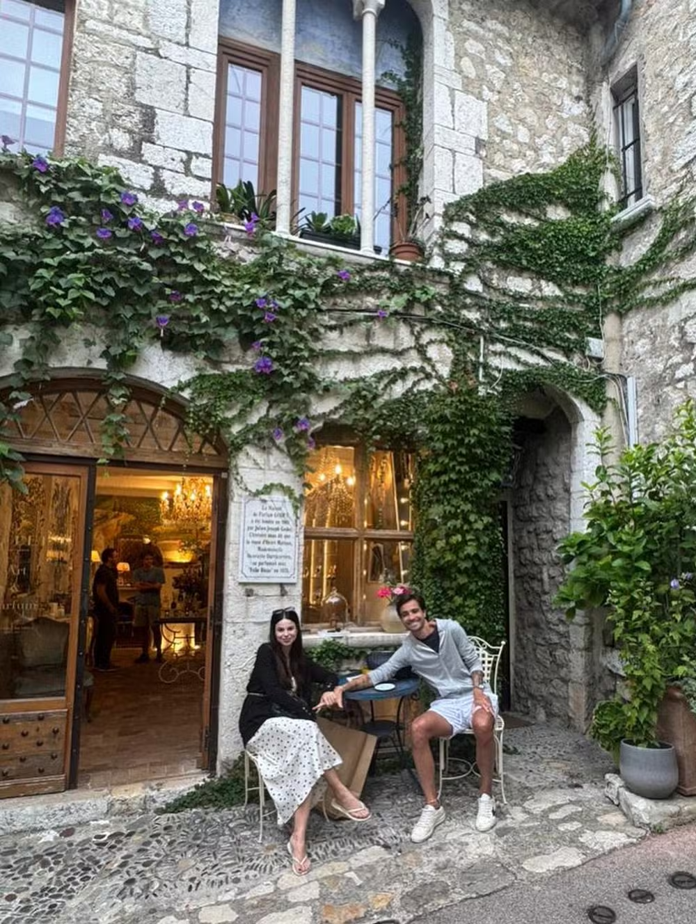 Sthefany Brito curte viagem romântica com o marido pela Europa: "Fugidinha"