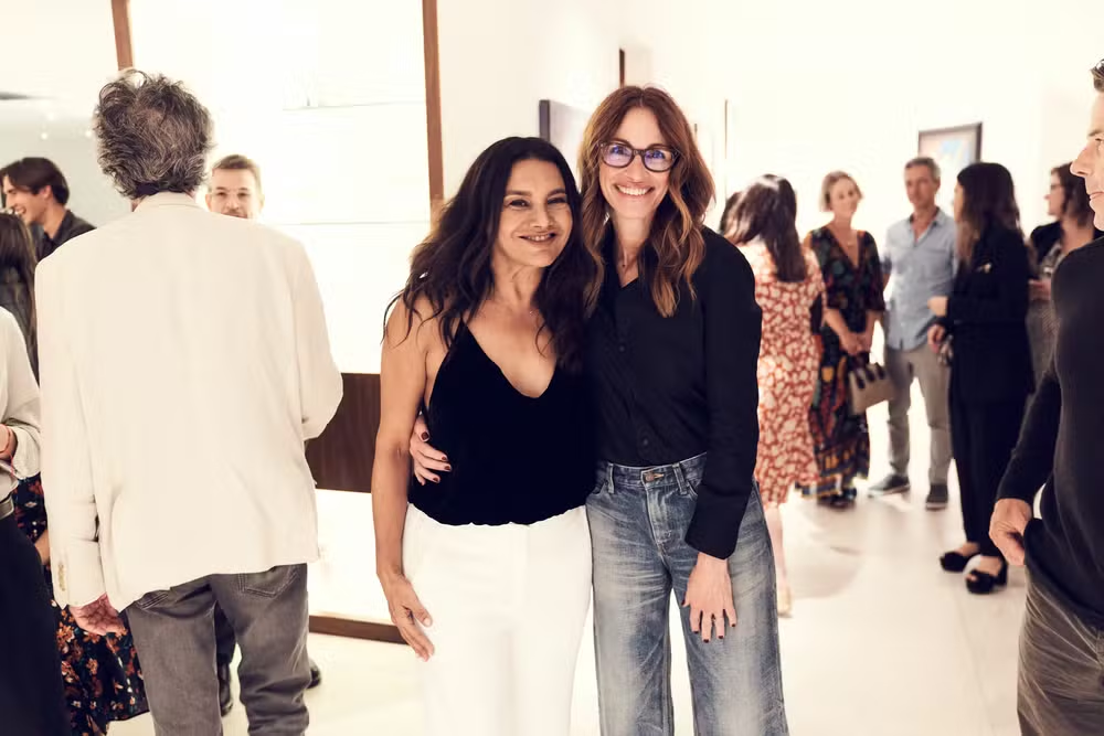 Julia Roberts e Sean Penn promovem sessão de 'Manas' com Dira Paes nos EUA