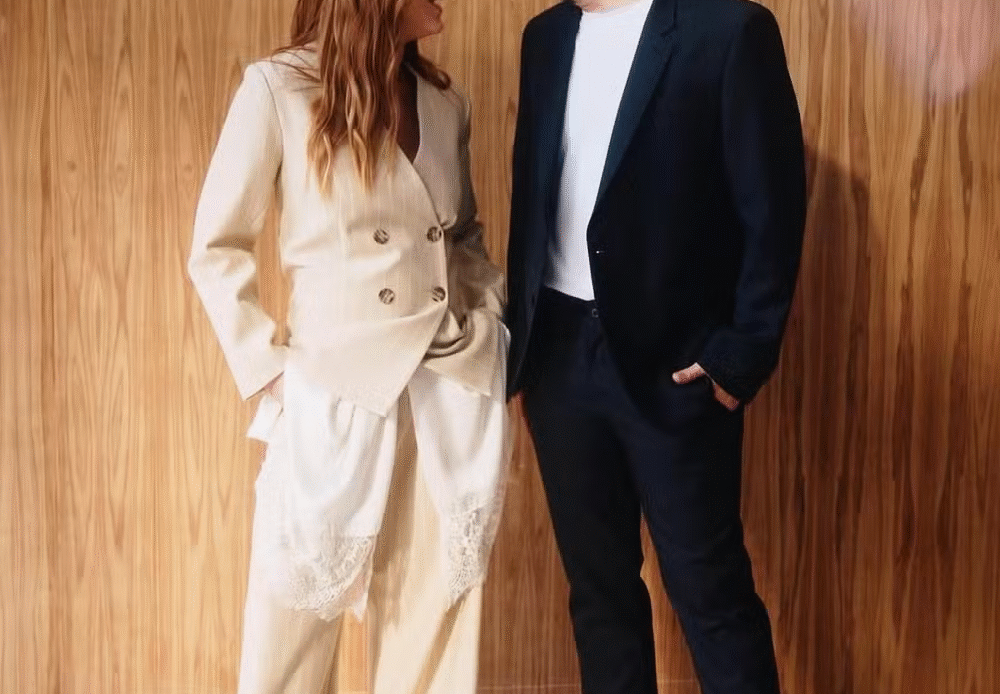 Casada com Bruno Gagliaso, Giovanna Ewbank aparece beijando produtor cultural na boca e causa na internet: "Amigos"