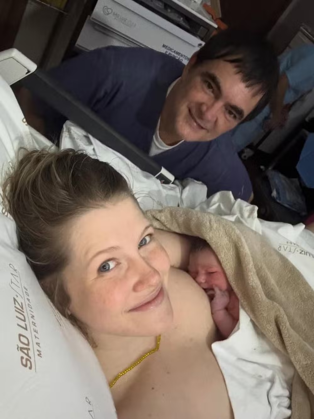 Samuel Rosa anuncia nascimento da filha caçula, Dora