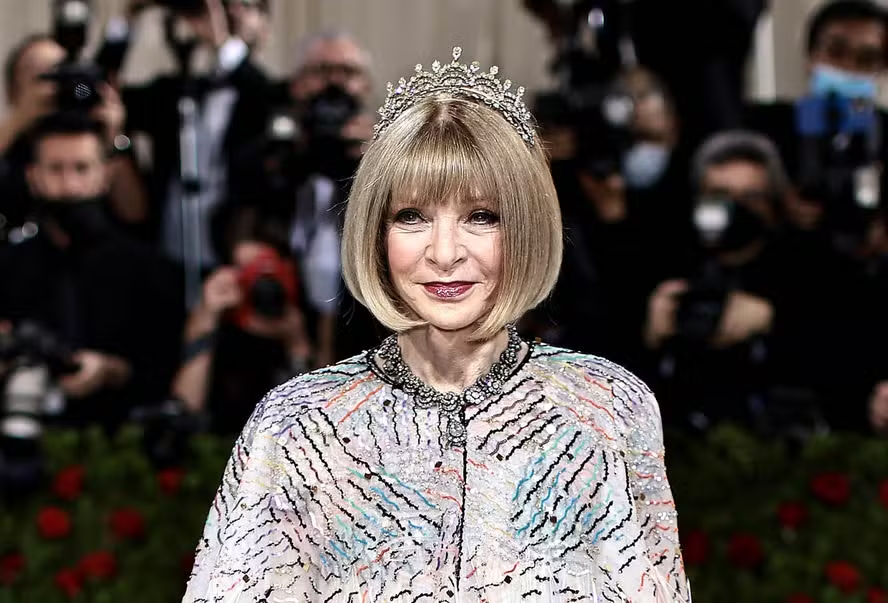 Conheça a substituta de Anna Wintour na Vogue, editora que inspirou personagem Miranda Priestly de 'O Diabo Veste Prada'