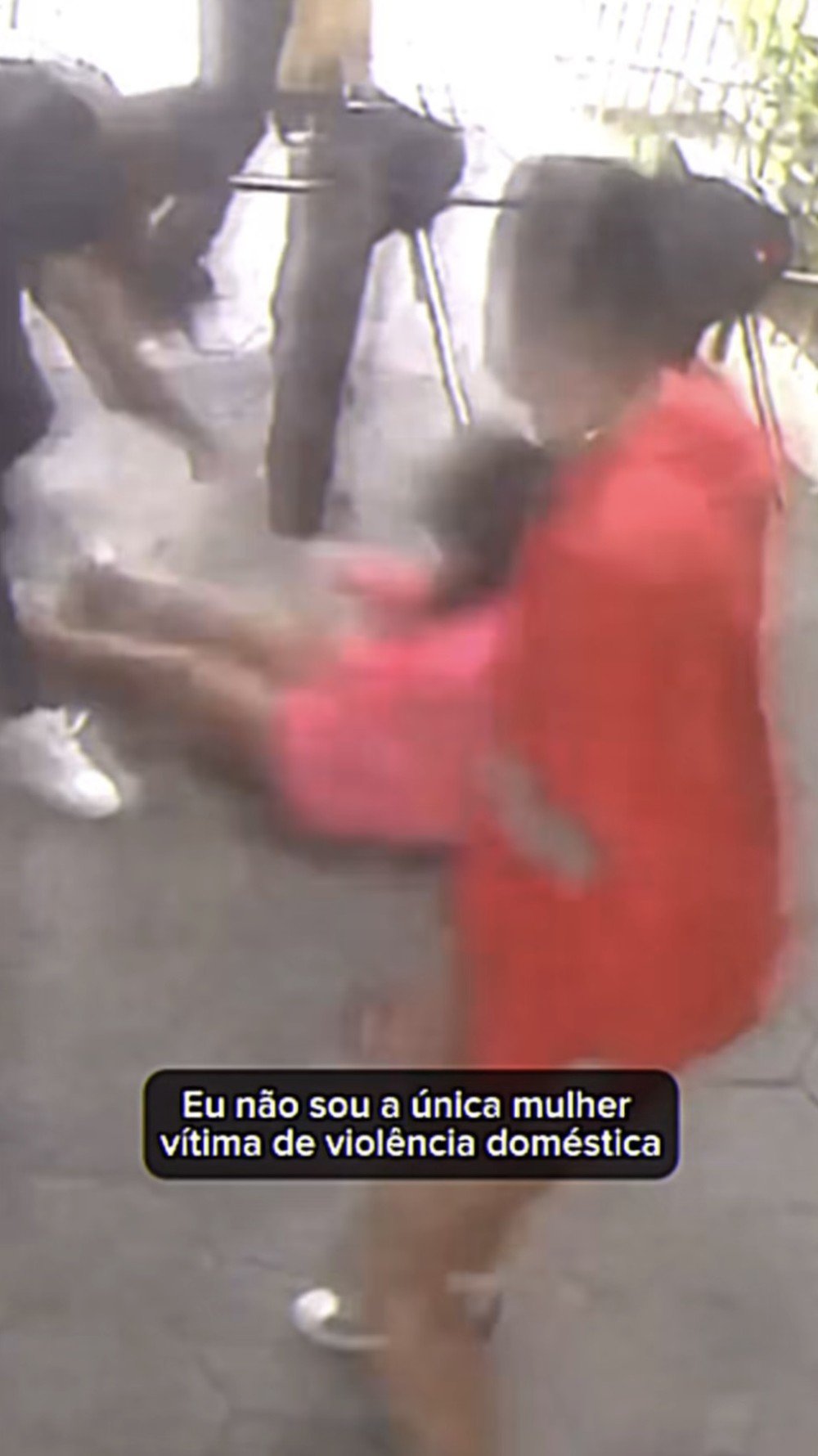 Rayane Figliuzzi, namorada de Belo, divulga imagens fortes de agressão do ex-marido em frente à escola do filho