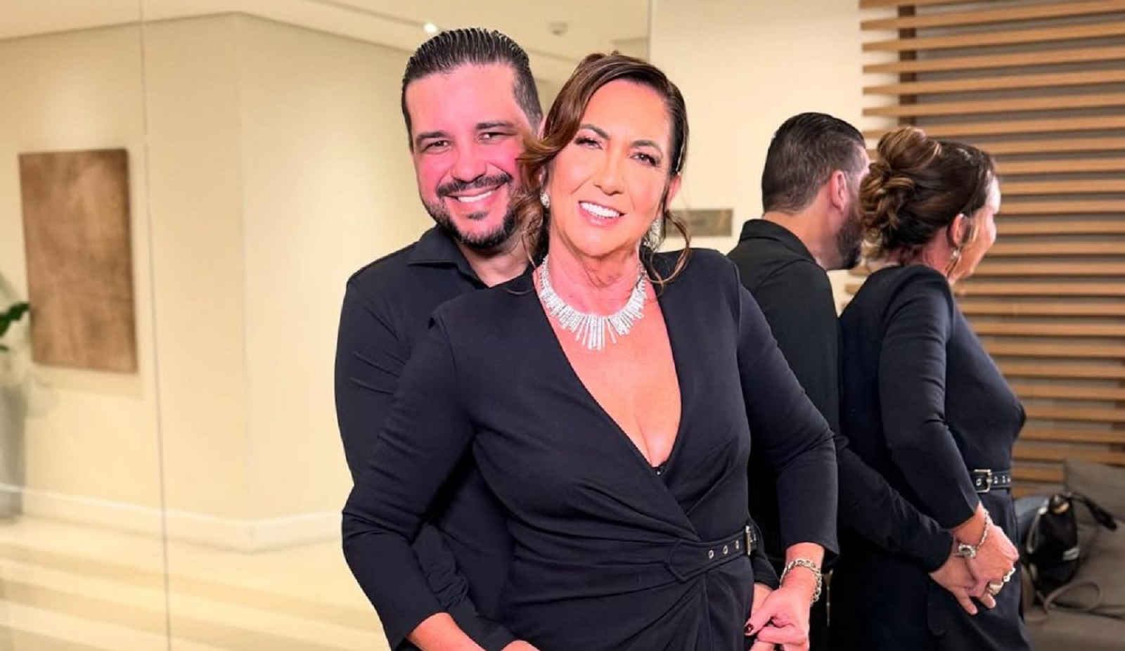 Mãe de Virginia Fonseca vai ao hospital com o namorado e explica situação